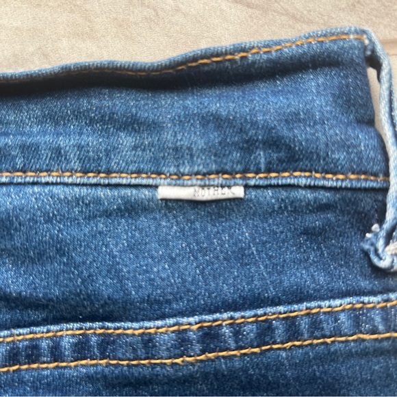 MOTHER Insider Crop Step Fray Jeans - Picture 8 of 11